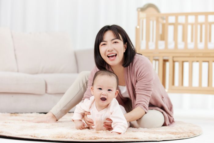1630483175377234.jpg 攝圖網(wǎng)_501728694_開心的嬰兒寶寶和月嫂形象(企業(yè)商用).jpg